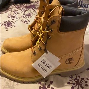 Timberland Womens 9.5M Brand NWT 6” Wheat Nubuck